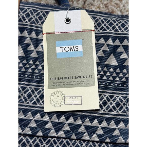 NEW! TOMS Trekker Tribal Geo Canvas Backpack in Navy Blue, Lots of pockets! - Picture 3 of 9